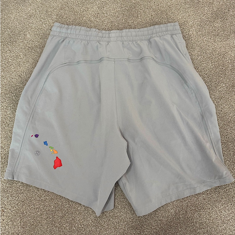 *RARE* Lululemon Hawaii Pace Breaker 7” shorts